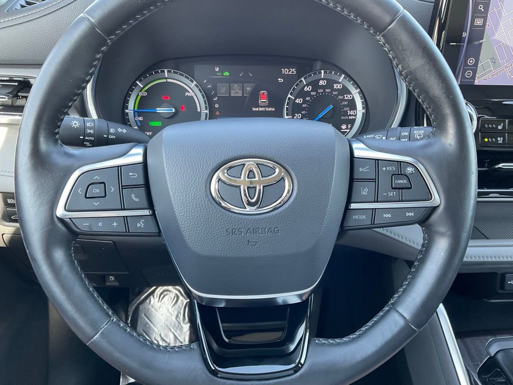 Used 2021 Toyota Highlander Limited image 10