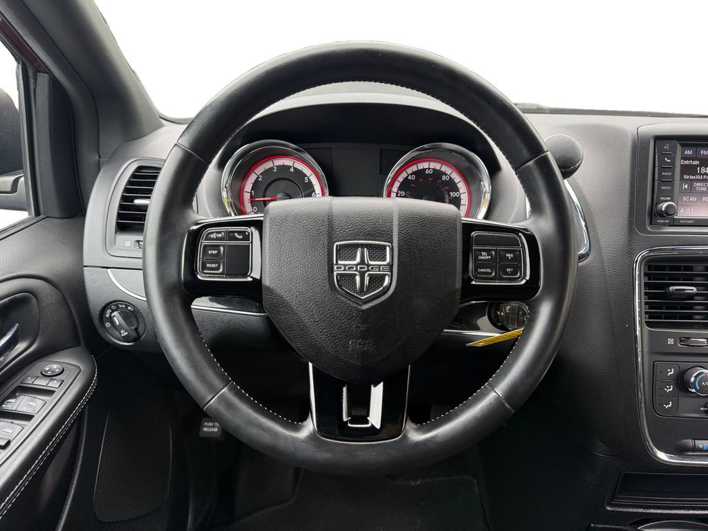 Used 2018 Dodge Grand Caravan SE FWD image 12