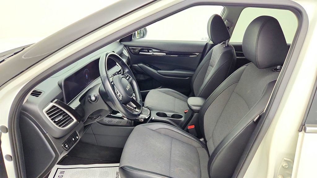 Used 2024 Kia Seltos S AWD/4WD image 34