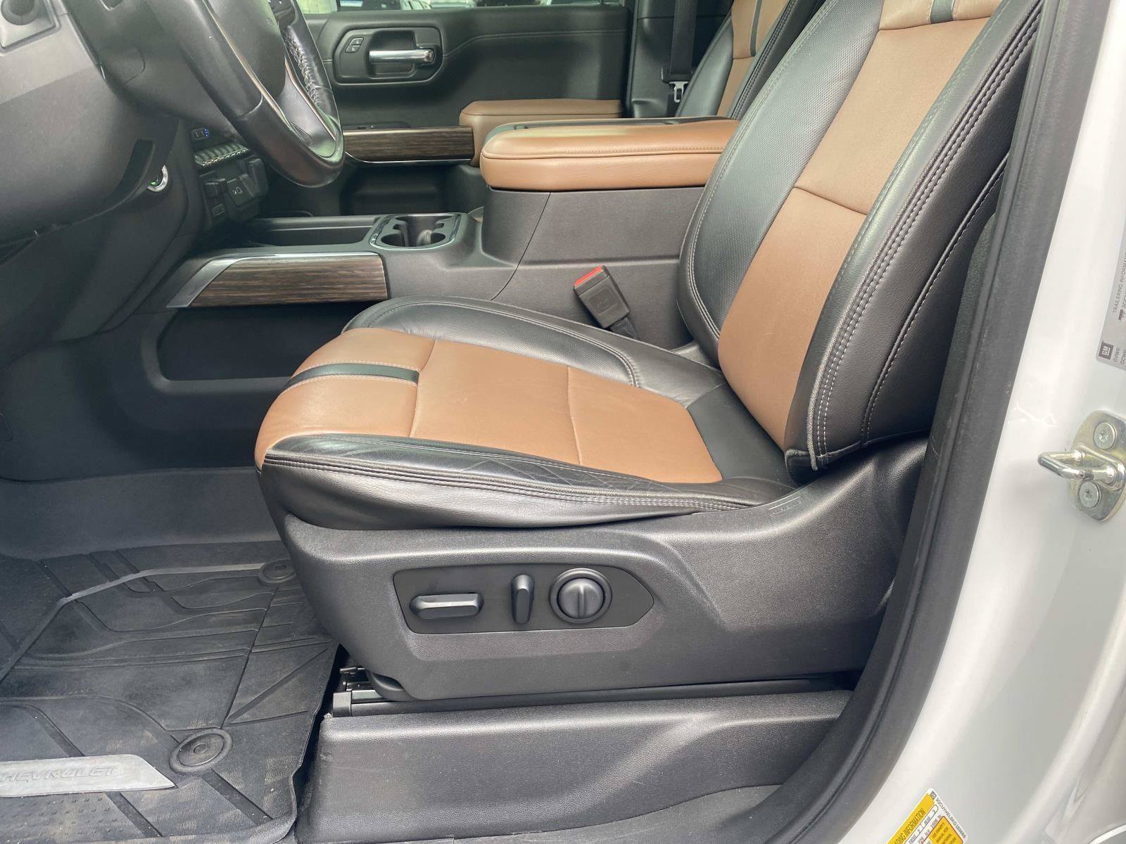 Used 2019 Chevrolet Silverado 1500 High Country w/ Technology Package AWD/4WD image 25