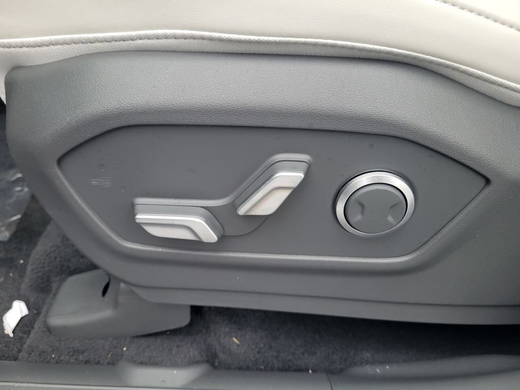 Certified 2026 Hyundai Santa Fe SEL AWD/4WD image 37