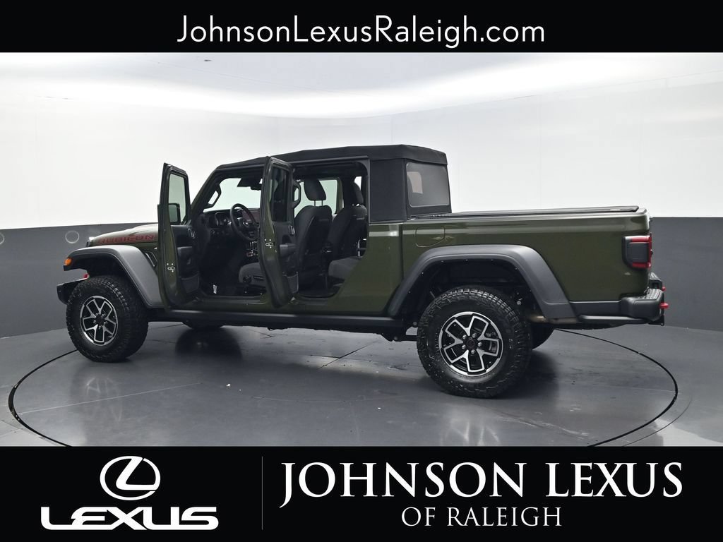 Used 2024 Jeep Gladiator Rubicon w/ Convenience Group AWD/4WD image 39