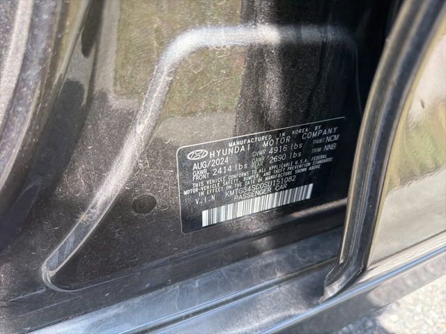 Used 2025 Genesis G70 2.5T AWD/4WD image 11