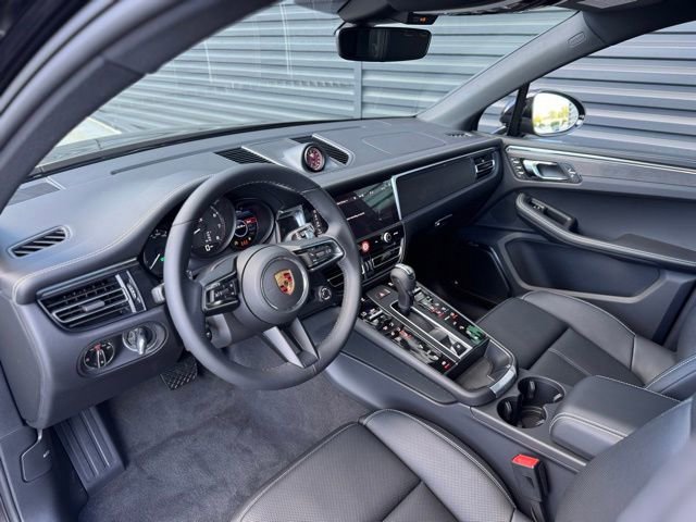 New 2026 Porsche Macan GTS AWD/4WD image 4