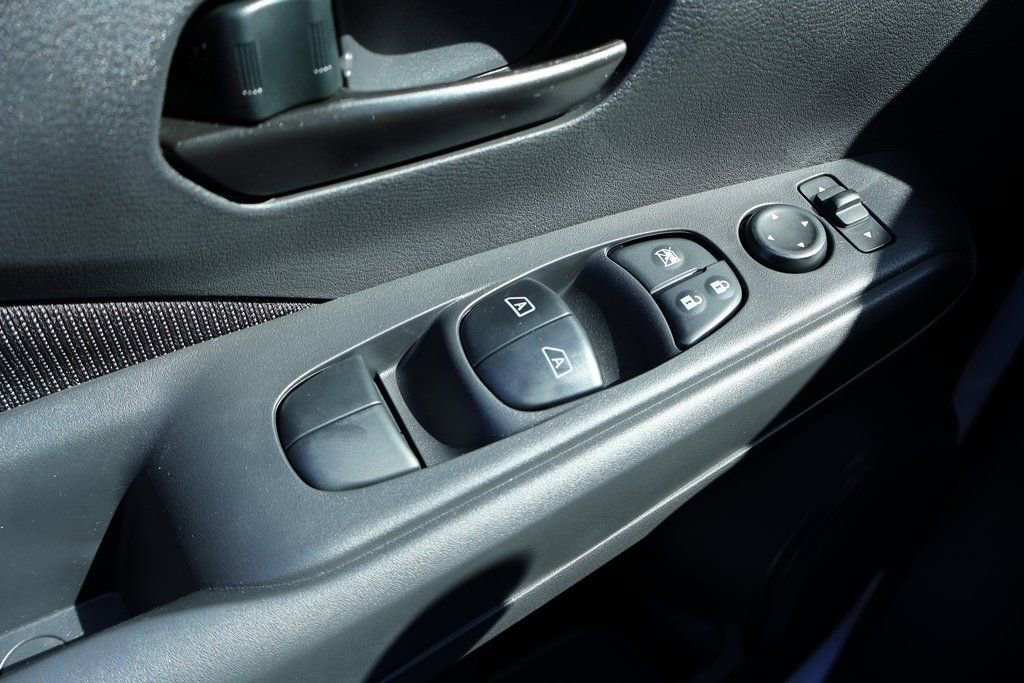 New 2025 Nissan Kicks Play S image 14