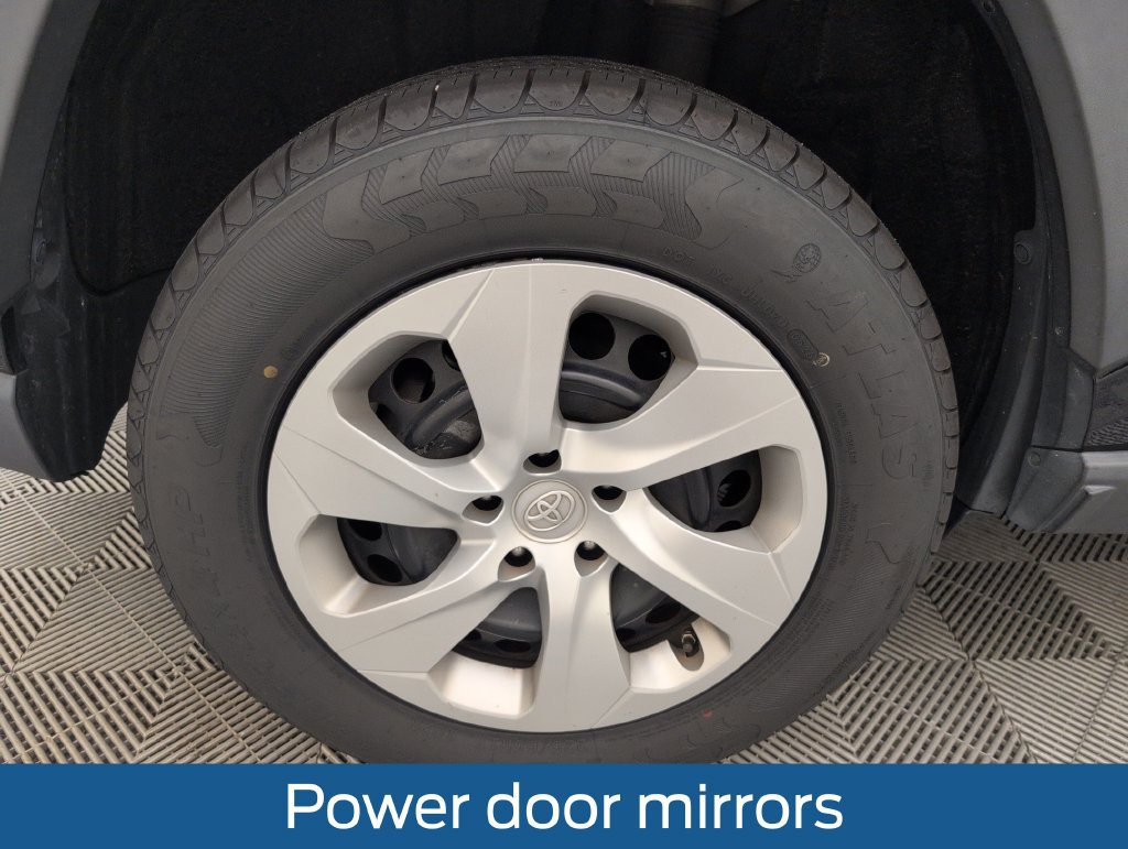 Used 2020 Toyota RAV4 LE FWD image 19