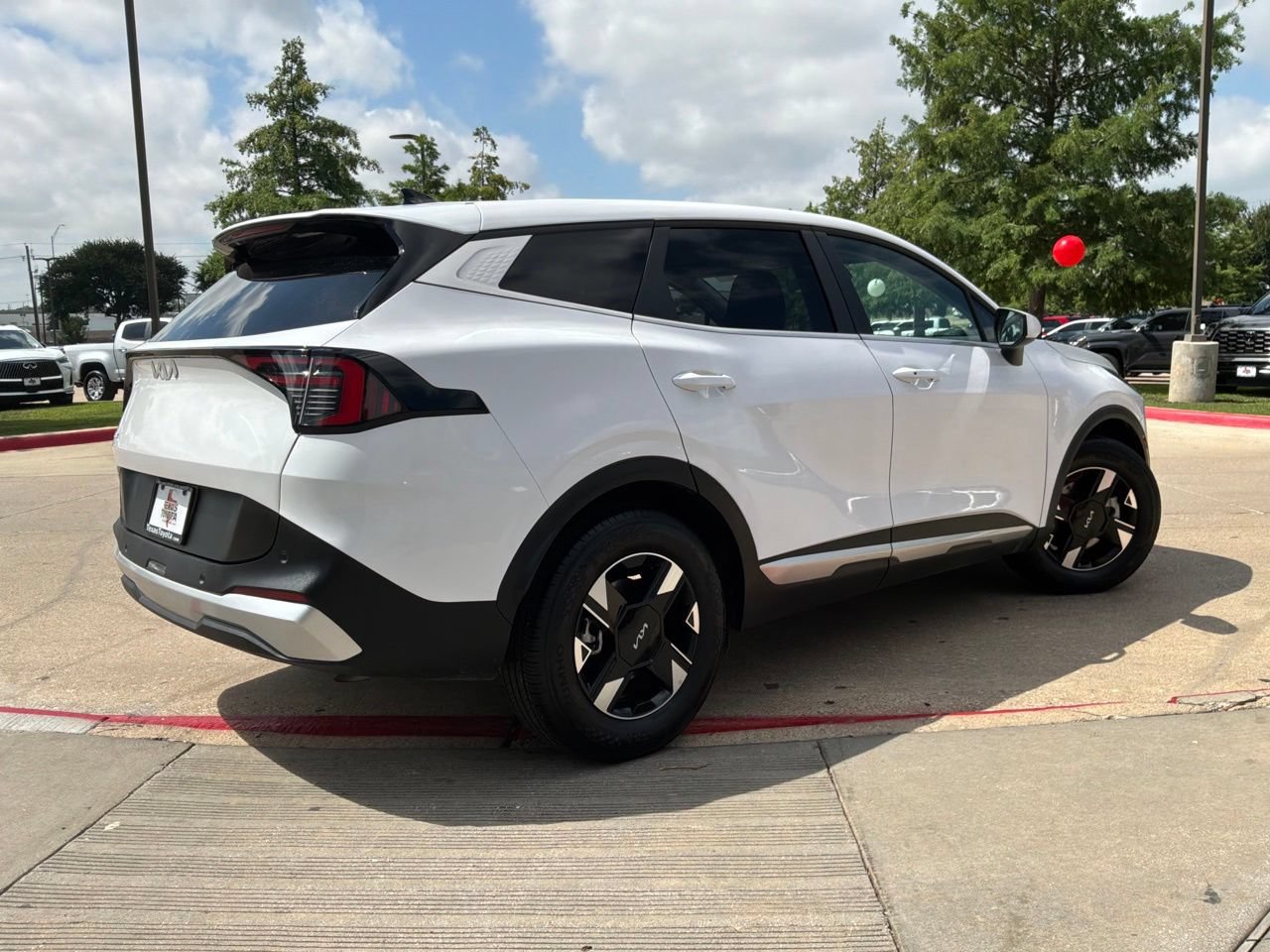 Used 2026 Kia Sportage LX FWD image 5