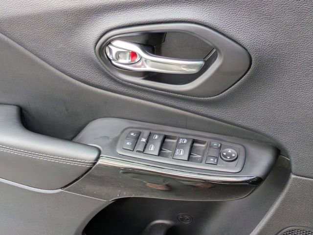 Certified 2023 Jeep Cherokee Altitude Lux w/ Mopar Interior Package image 12