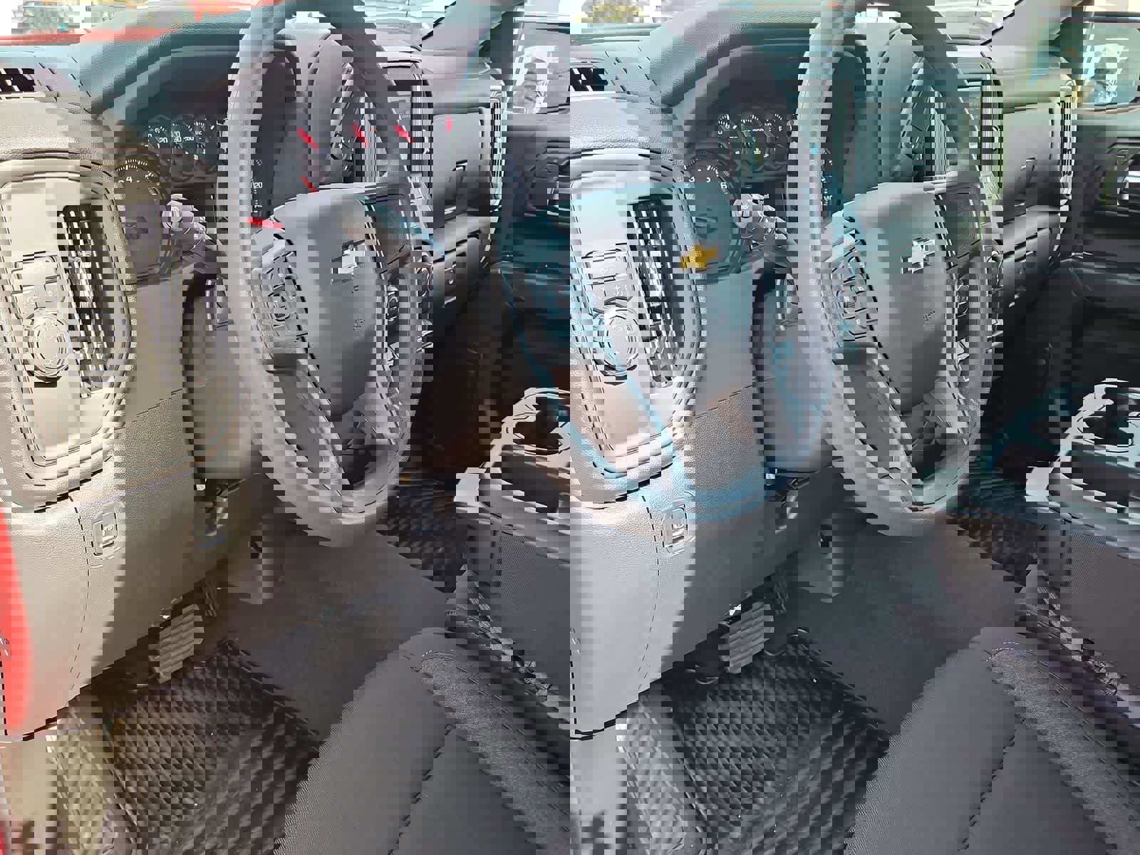 Used 2025 Chevrolet Silverado 1500 Custom image 11