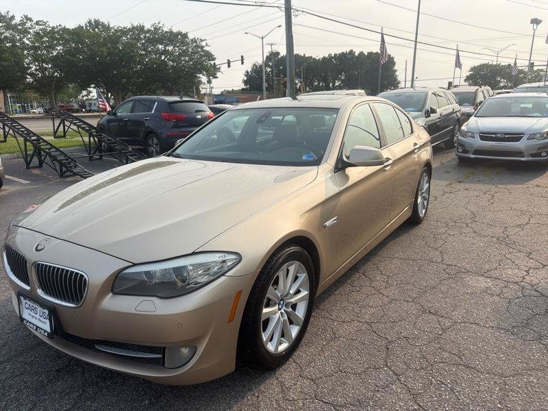 Used 2011 BMW 528i Sedan RWD image 3
