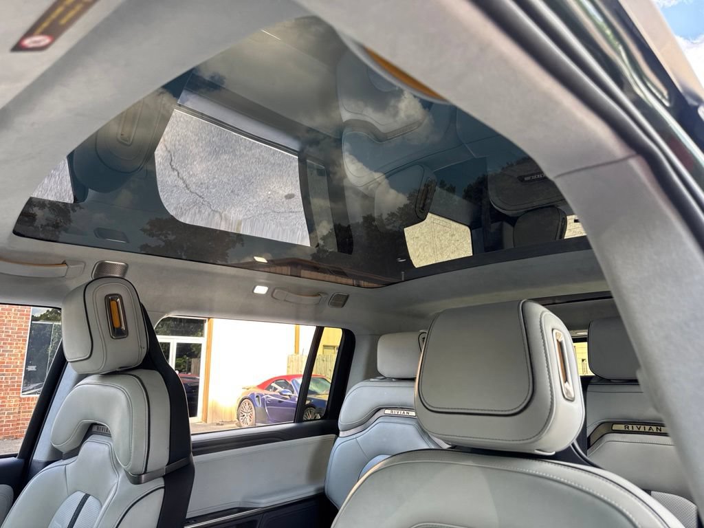 Used 2024 Rivian R1S Adventure AWD/4WD image 14