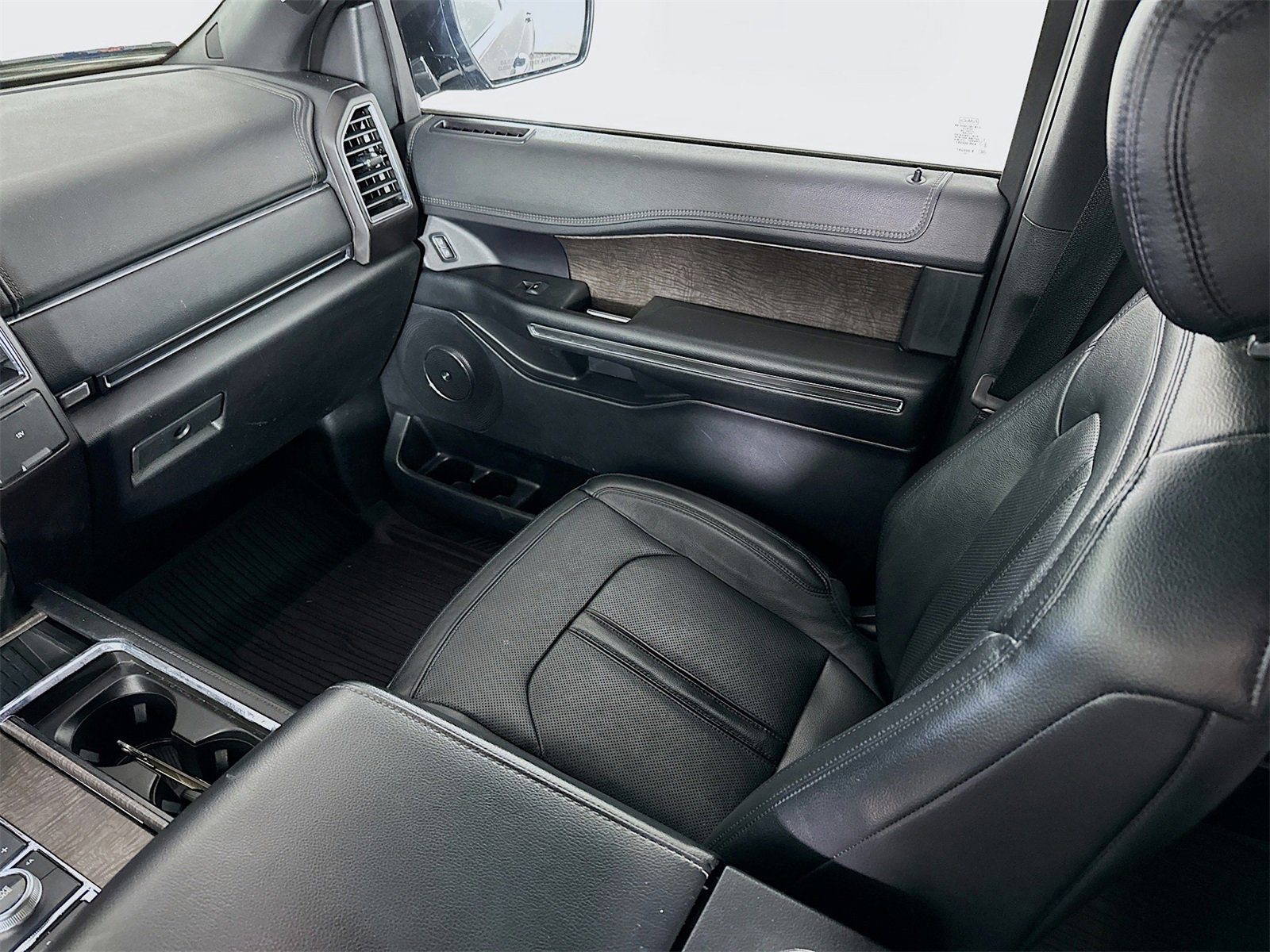 Used 2020 Ford Expedition Max Limited image 24