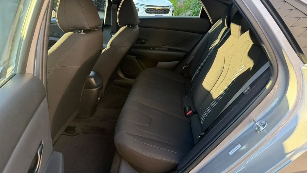 Certified 2025 Hyundai Elantra Sport FWD image 20