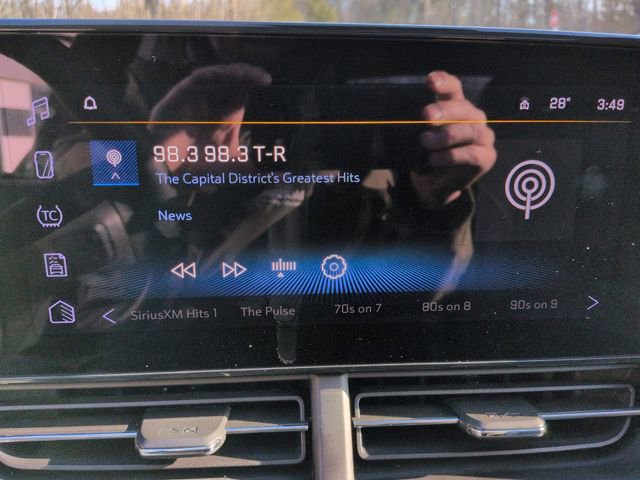 Used 2024 Chevrolet Trax ACTIV w/ Sunroof Package image 13