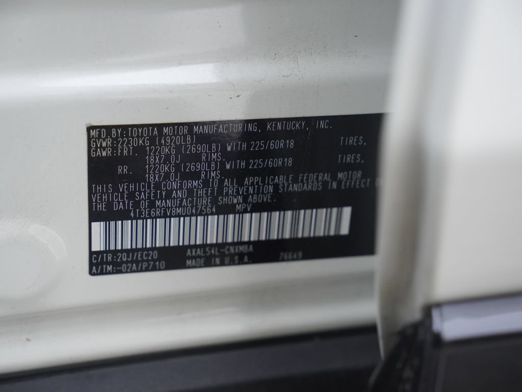 Used 2021 Toyota RAV4 XSE AWD/4WD image 32