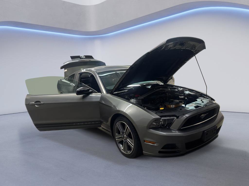 Used 2013 Ford Mustang Premium w/ Electronics Pkg RWD image 9