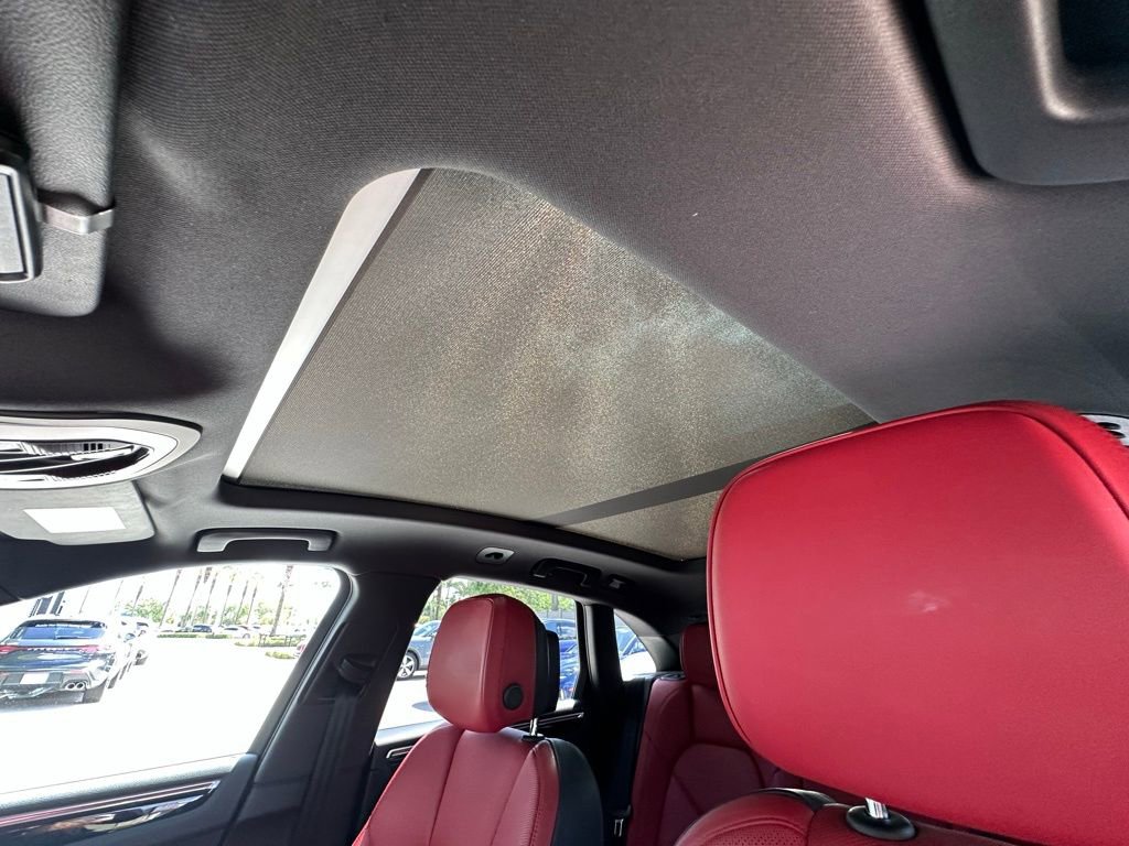 Certified 2021 Porsche Macan S AWD/4WD image 24