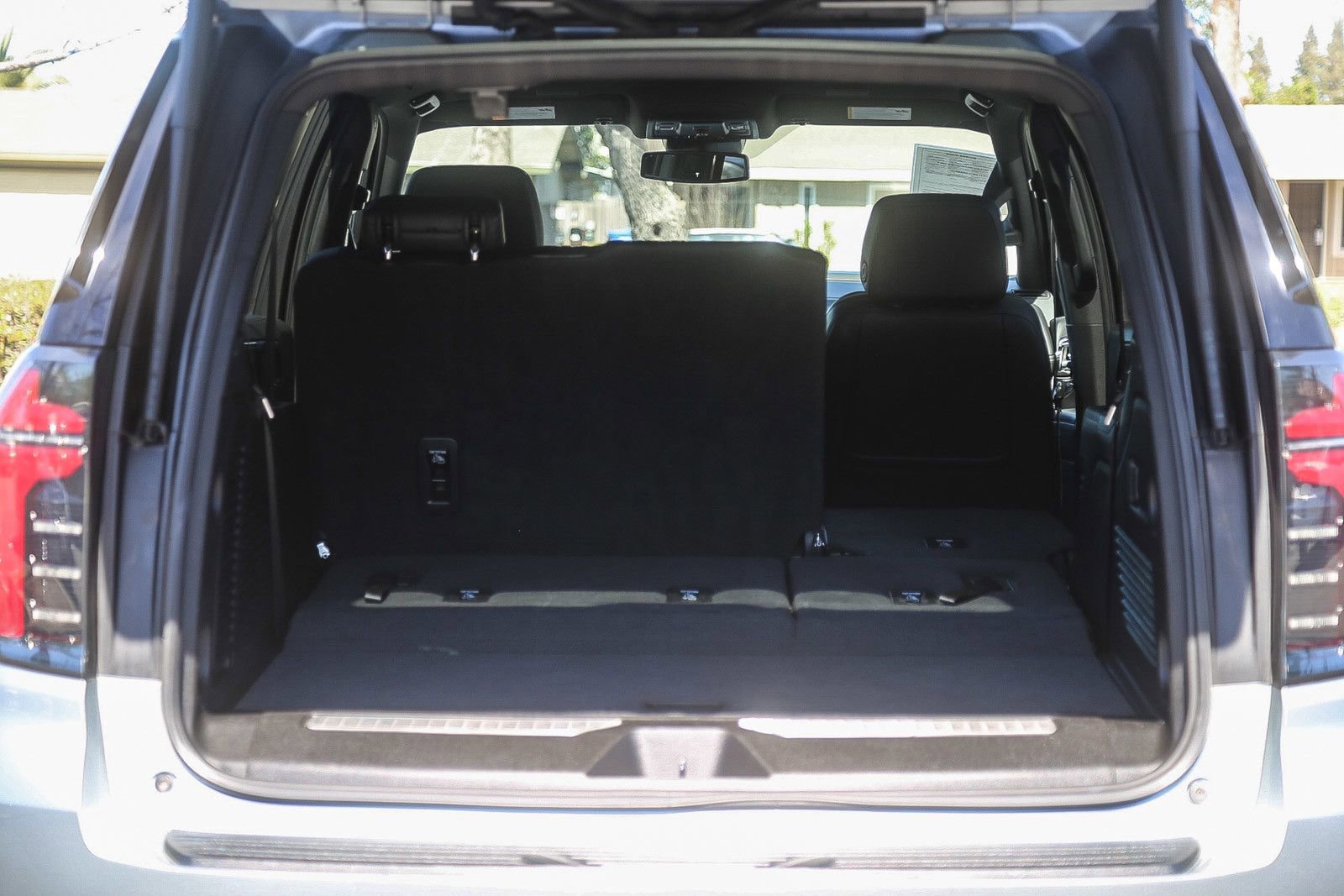 Used 2025 Chevrolet Tahoe Z71 image 23