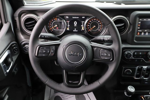 Used 2023 Jeep Gladiator Sport image 20