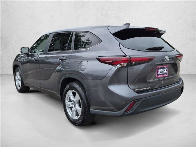 Used 2025 Toyota Highlander LE FWD image 8