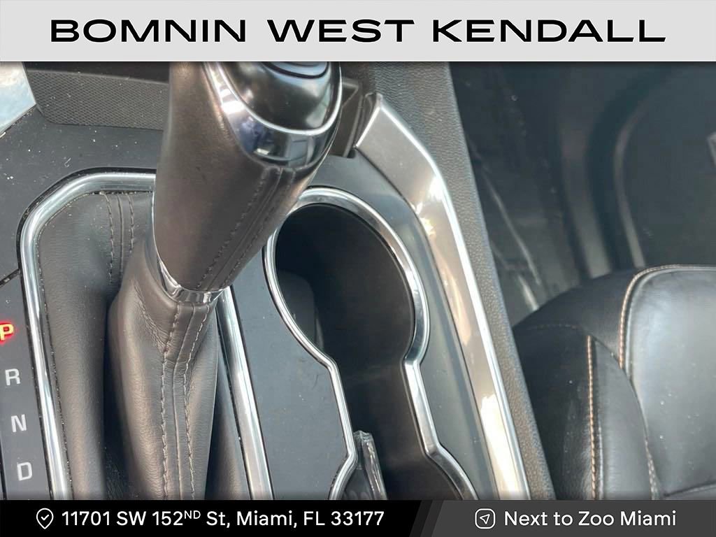 Used 2019 Chevrolet Traverse RS image 16