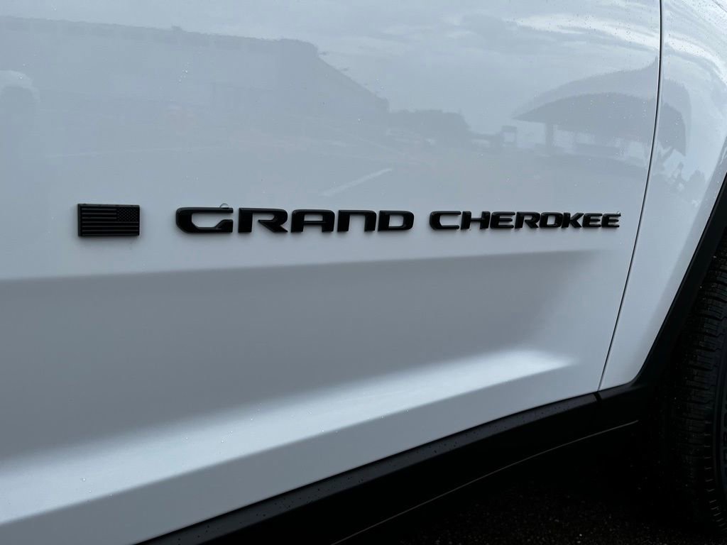 New 2025 Jeep Grand Cherokee Limited image 32