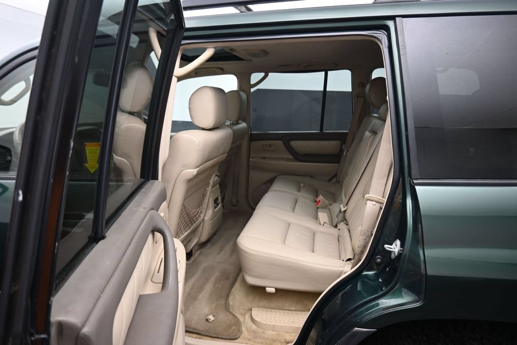Used 2004 Toyota Land Cruiser AWD/4WD image 30
