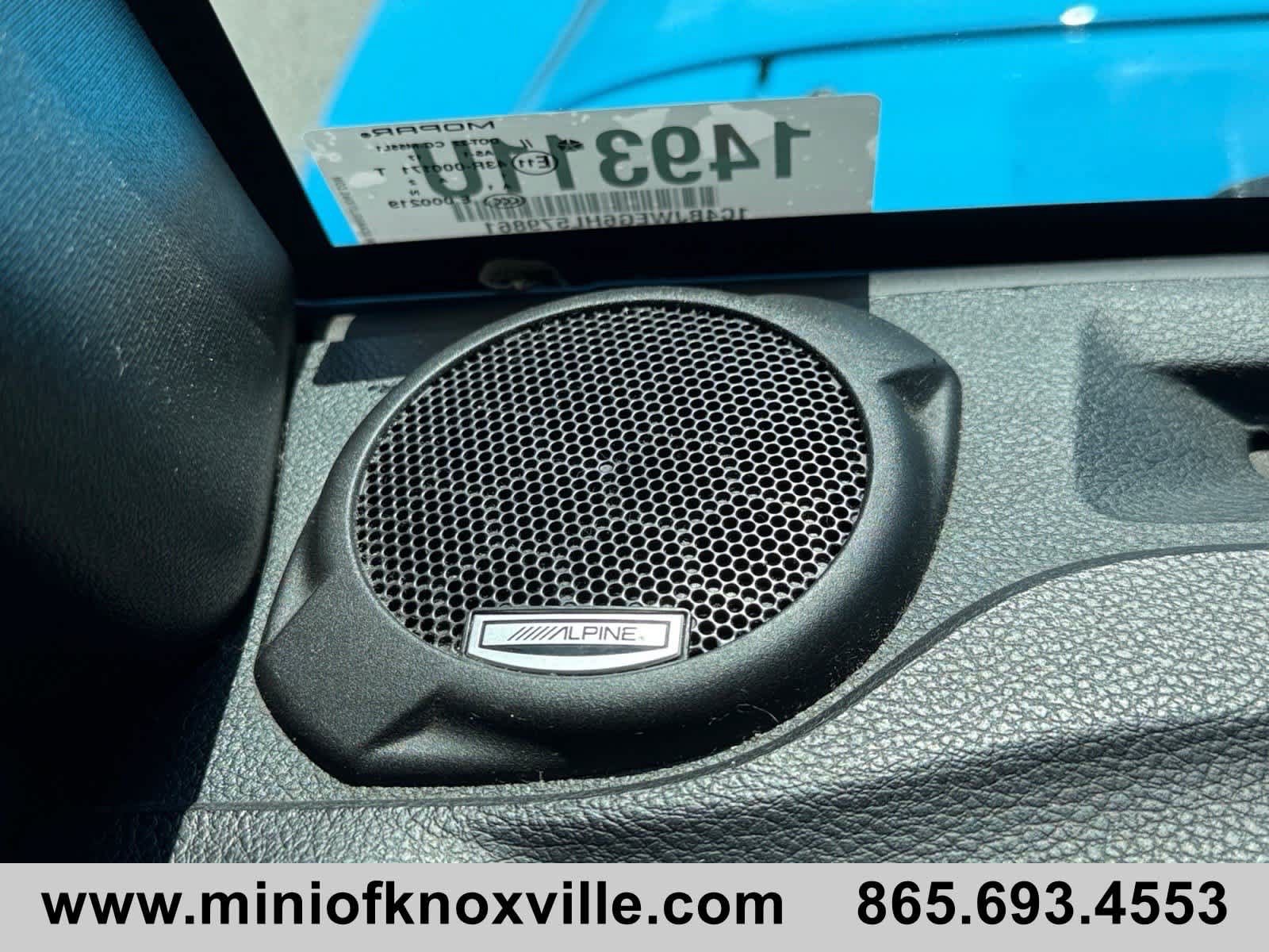Used 2017 Jeep Wrangler Unlimited Sahara AWD/4WD image 31