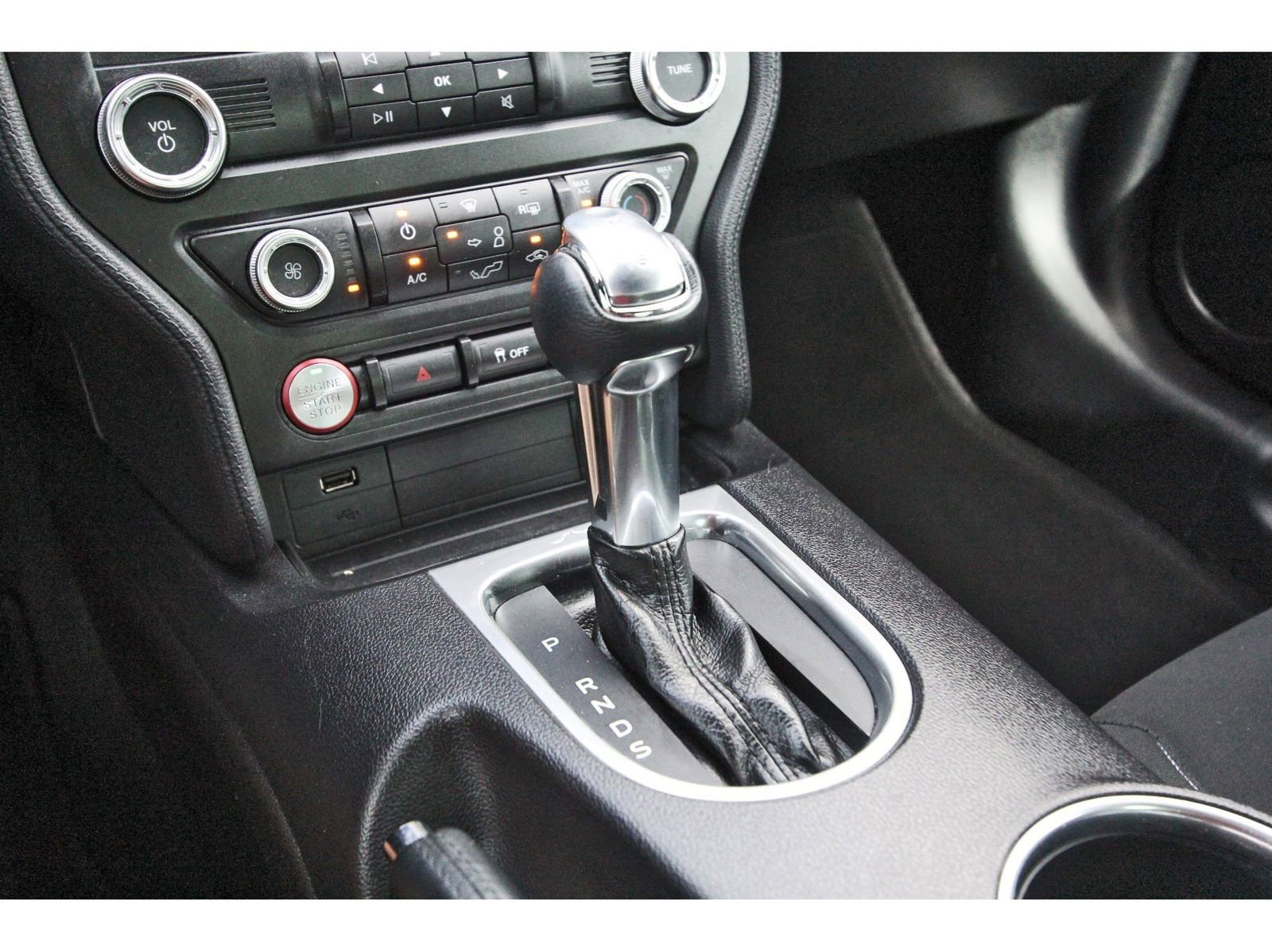 Used 2019 Ford Mustang EcoBoost image 22