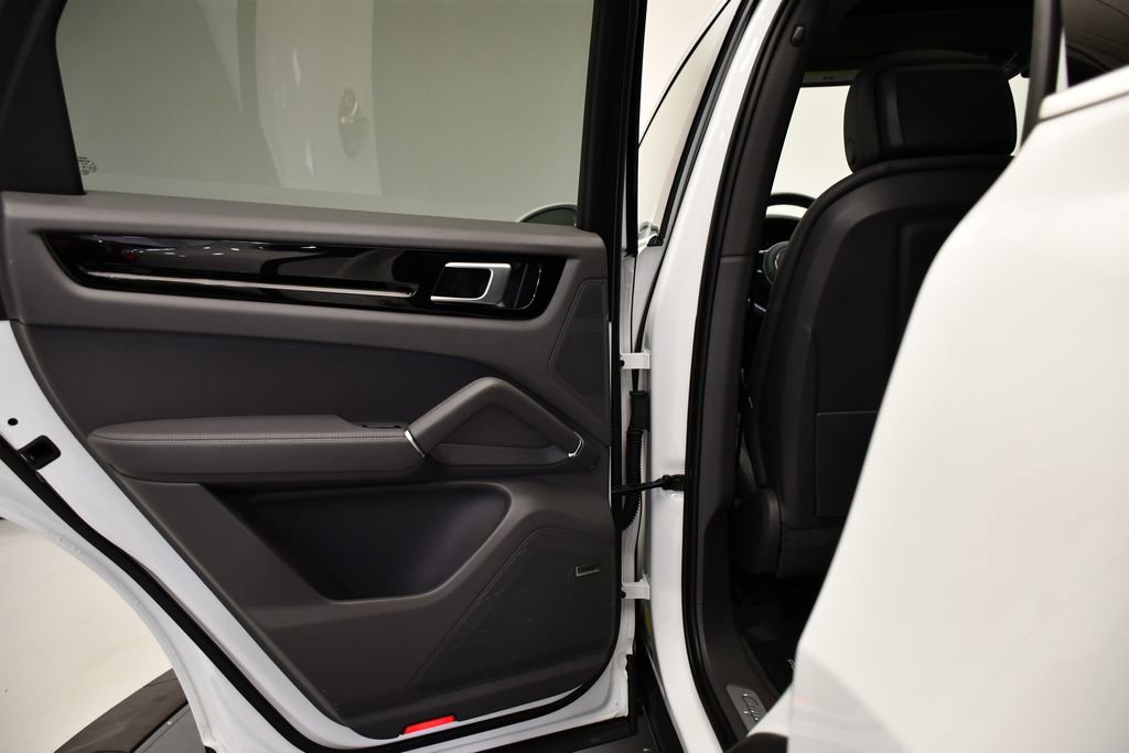 Used 2023 Porsche Cayenne image 42