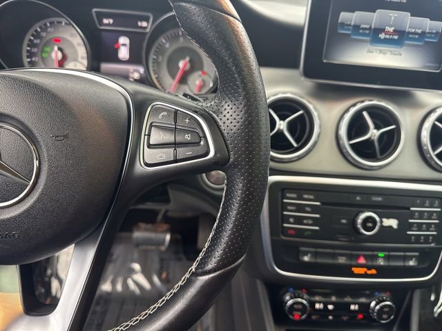 Used 2017 Mercedes-Benz GLA 250 image 29