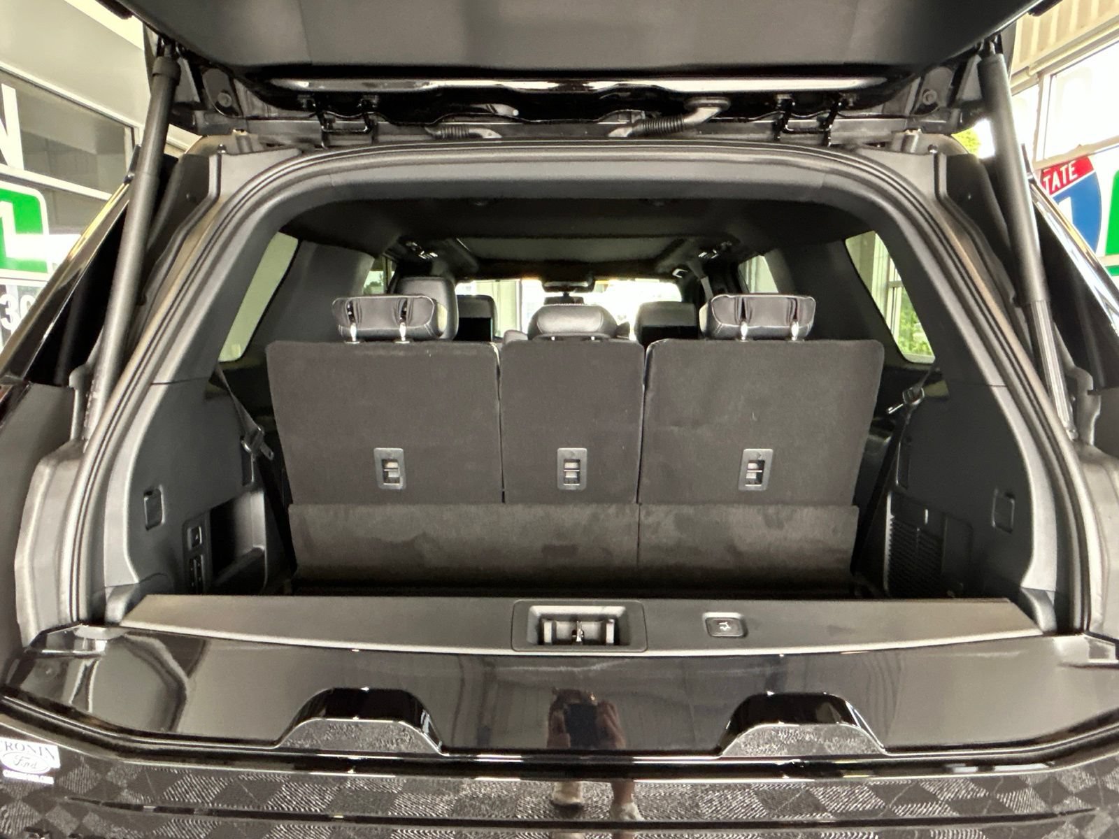 New 2026 Ford Expedition Platinum w/ Stealth Performance Package AWD/4WD image 11