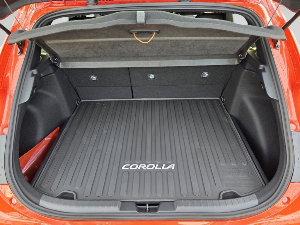 Used 2026 Toyota Corolla SE FWD image 25