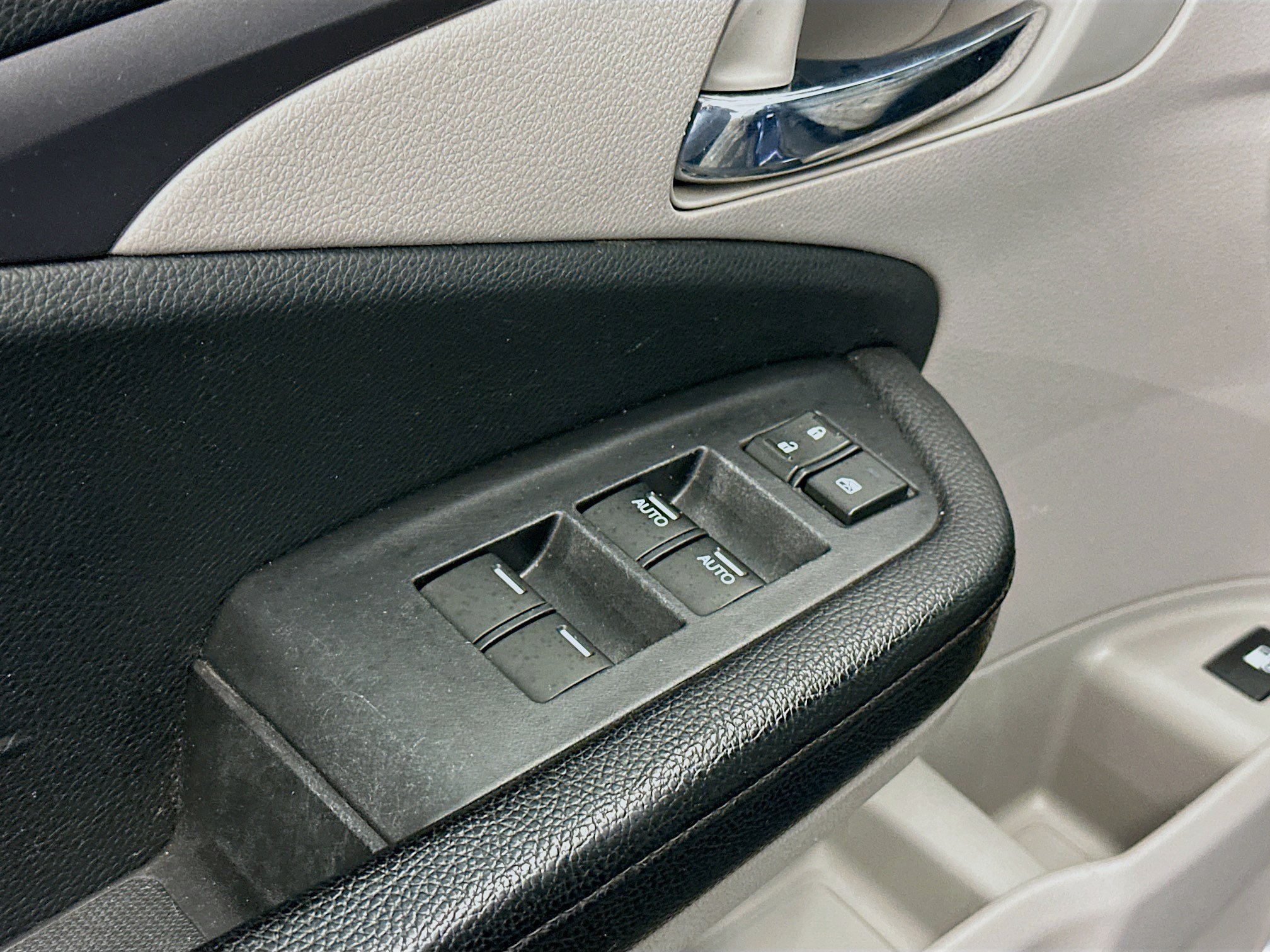 Used 2020 Honda Pilot EX image 15