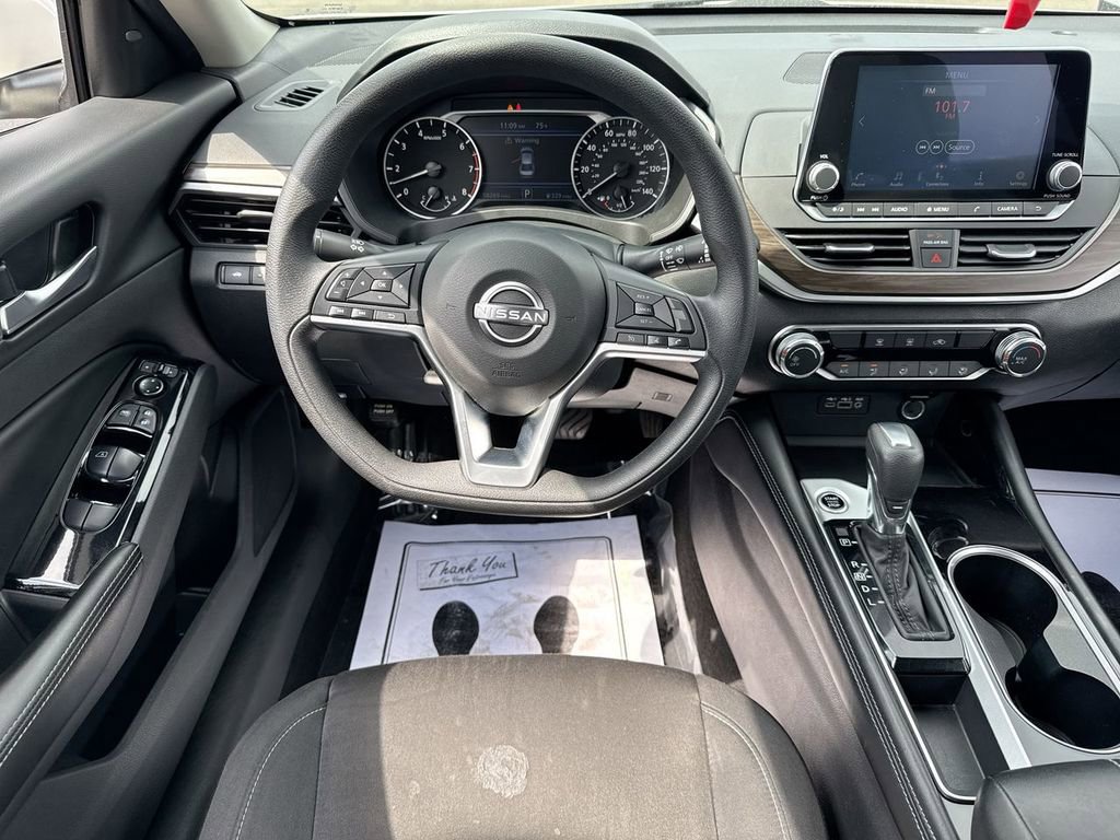 Used 2023 Nissan Altima 2.5 SV image 14
