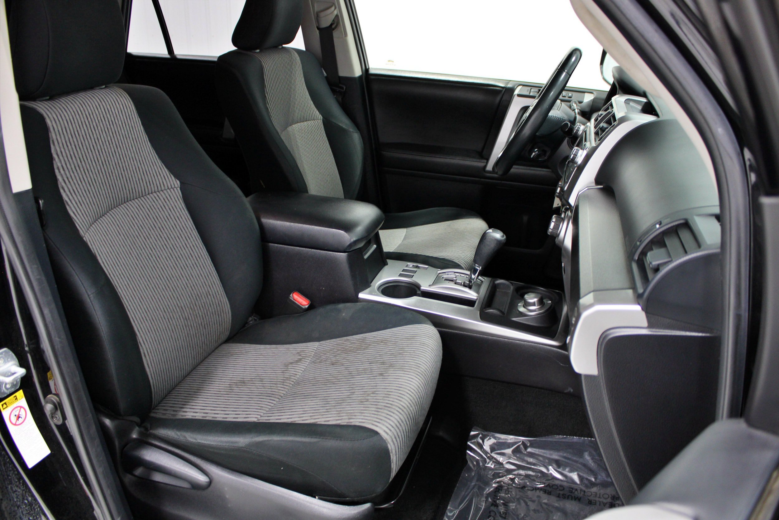 Used 2015 Toyota 4Runner SR5 AWD/4WD image 27