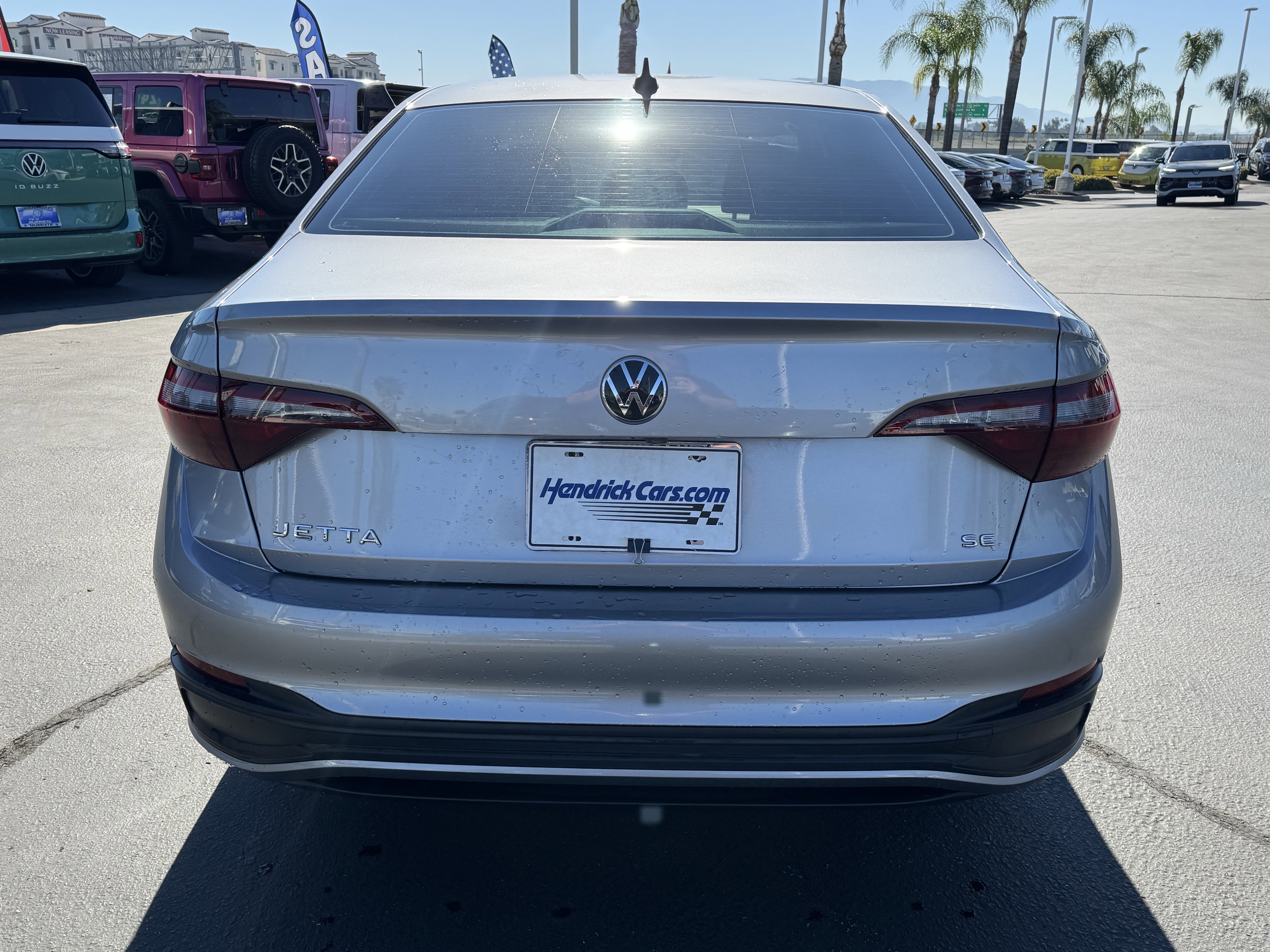 Used 2022 Volkswagen Jetta SE w/ Panoramic Sunroof Package image 9