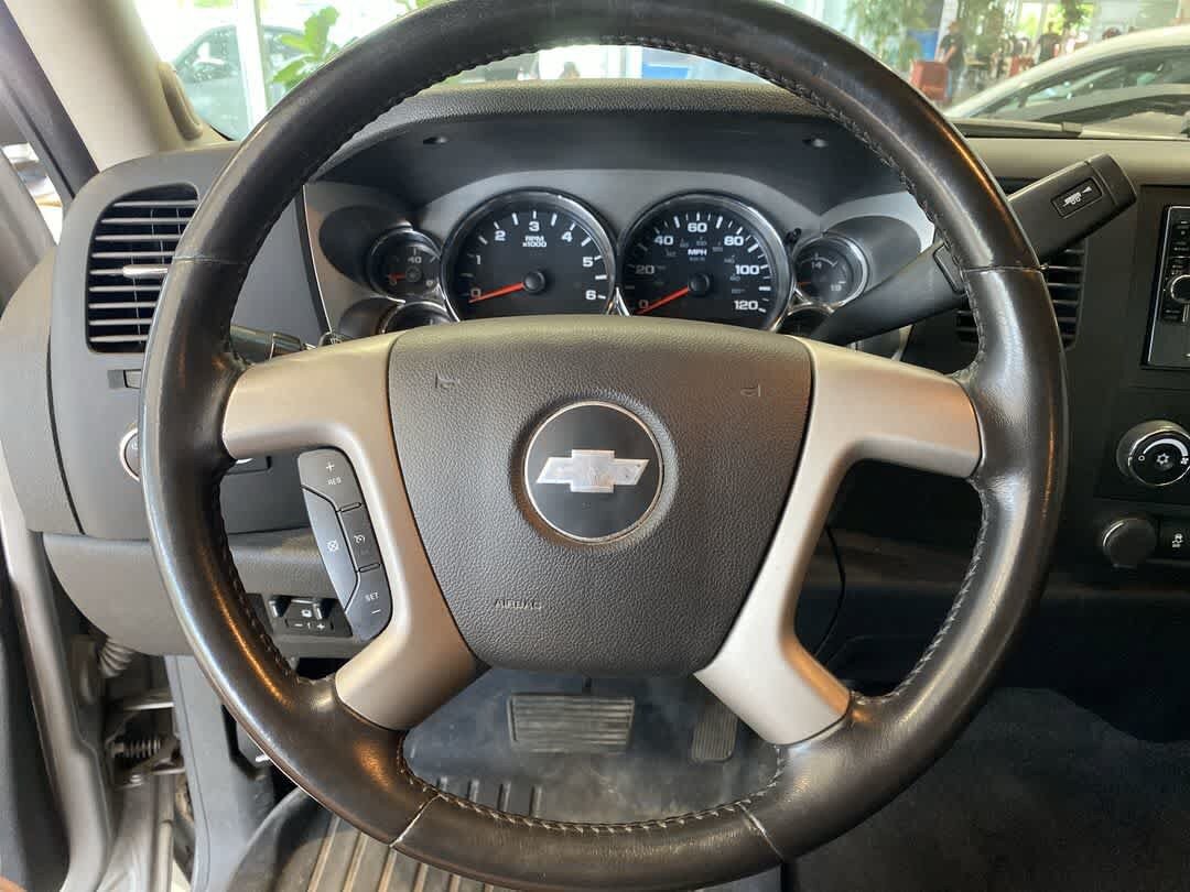 Used 2013 Chevrolet Silverado 2500 LT AWD/4WD image 17