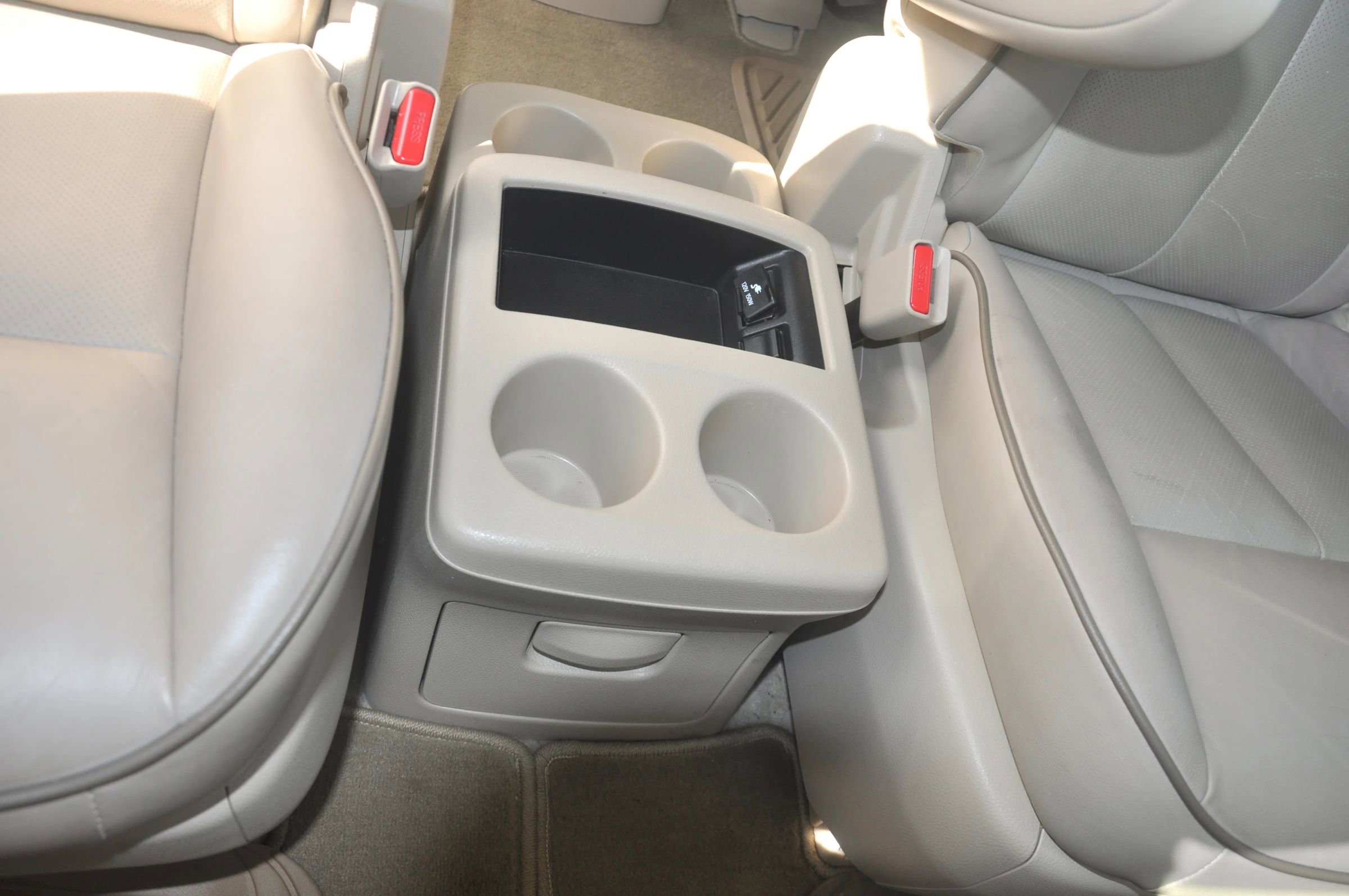 Used 2012 Nissan Quest LE w/ Value Cargo Pkg image 27