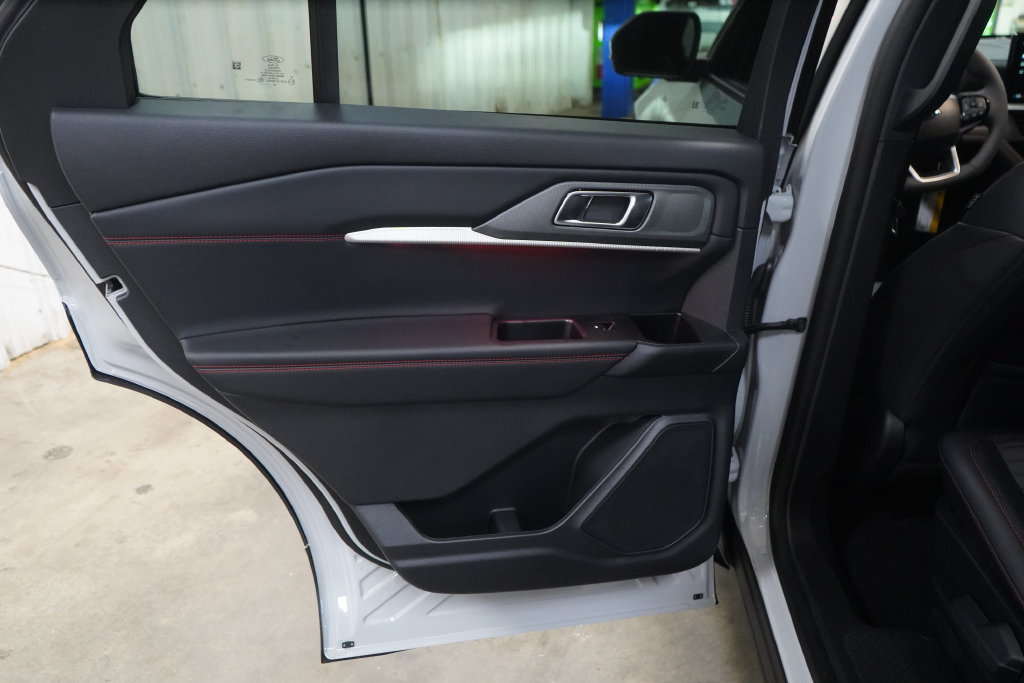 New 2027 Ford Explorer ST-Line w/ Premium Package RWD image 29