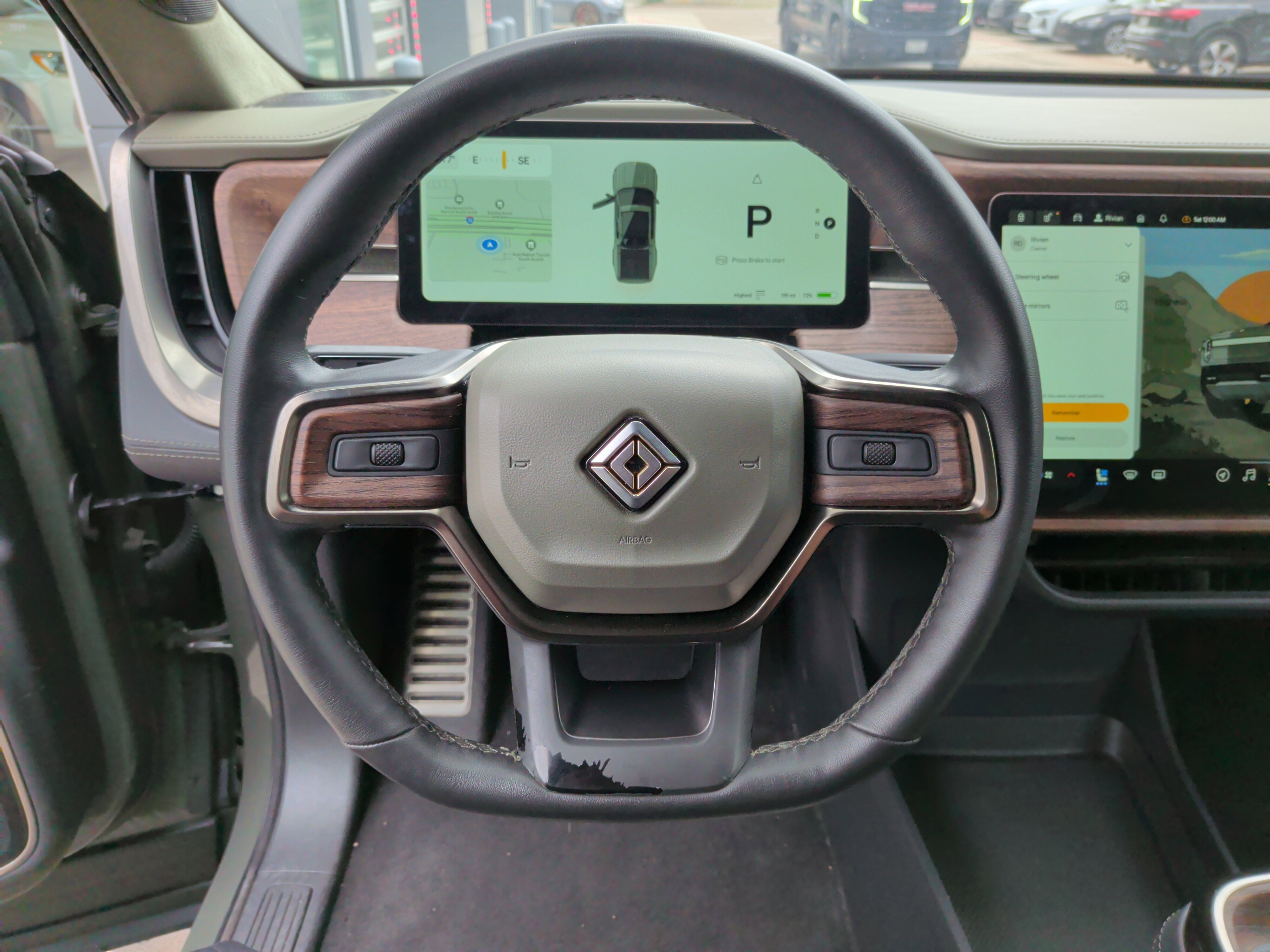 Used 2023 Rivian R1T Launch Edition image 18