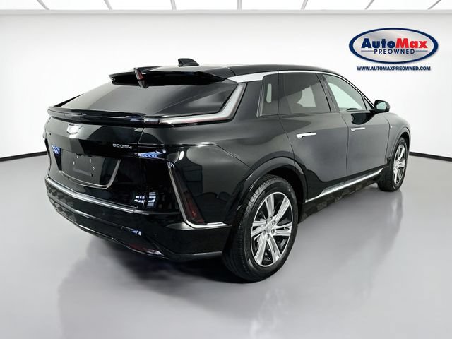 Used 2024 Cadillac Lyriq Tech AWD/4WD image 2