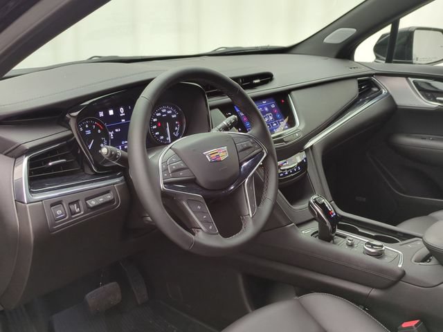Used 2026 Cadillac XT5 Premium Luxury w/ Driver Assist Package AWD/4WD image 9