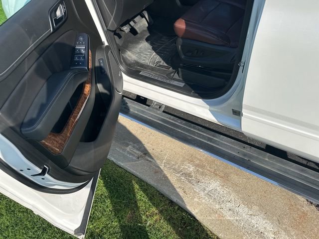 Used 2019 Chevrolet Suburban Premier w/ Premier Plus Edition AWD/4WD image 6