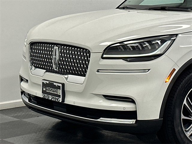 Used 2022 Lincoln Aviator AWD image 2