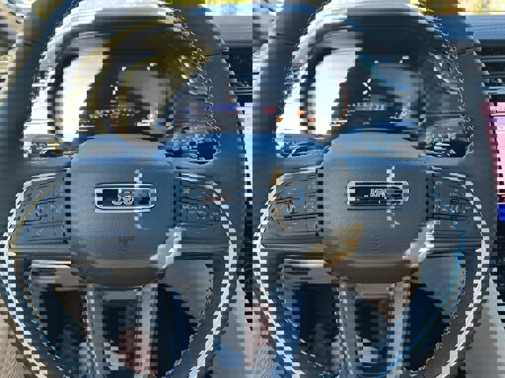 New 2025 Jeep Grand Cherokee Limited image 13