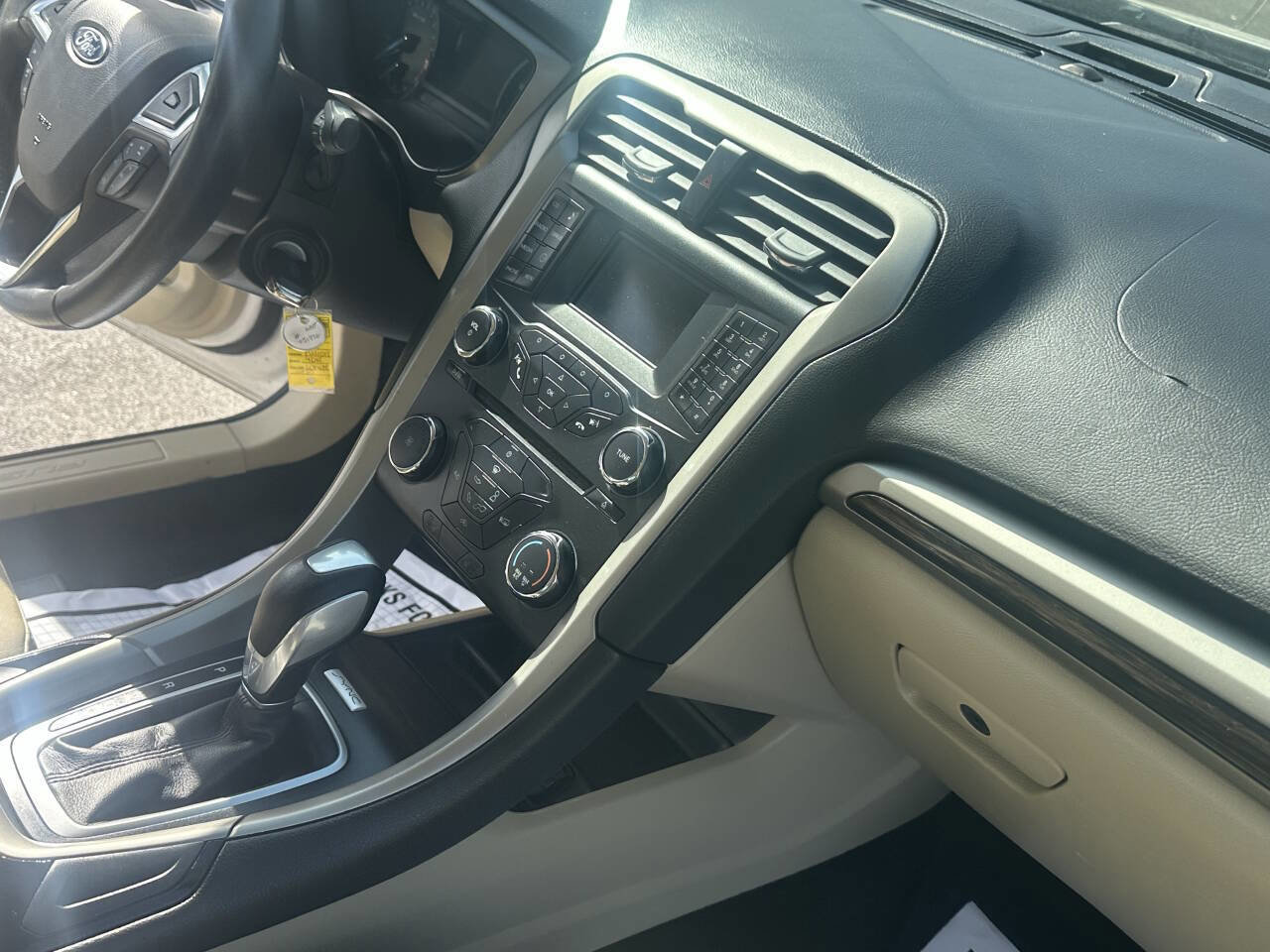 Used 2015 Ford Fusion SE w/ Equipment Group 202A image 13