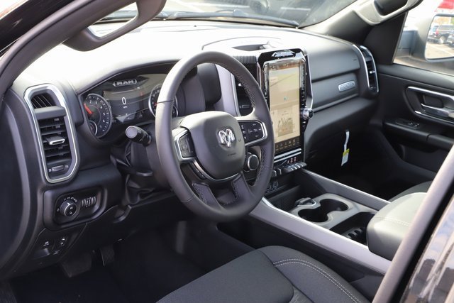 New 2026 RAM 1500 4x4 Crew Cab image 13