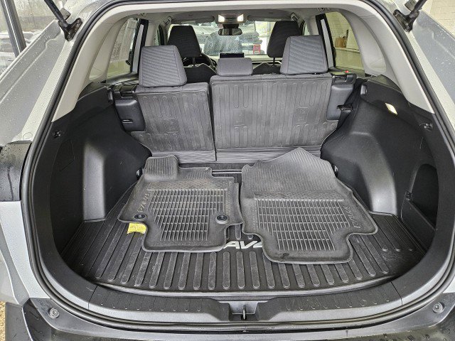 Used 2023 Toyota RAV4 LE image 10