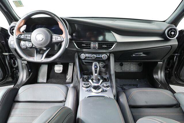 Used 2025 Alfa Romeo Giulia w/ Driving Assist Package RWD image 19